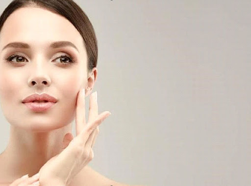 فواید، عوارض و نحوه استفاده از گلیسیرین و گلاب برای پوست صورت