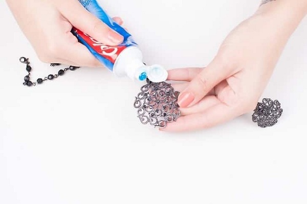 نحوه تمیز کردن جواهرات طلا، نقره و الماس در خانه